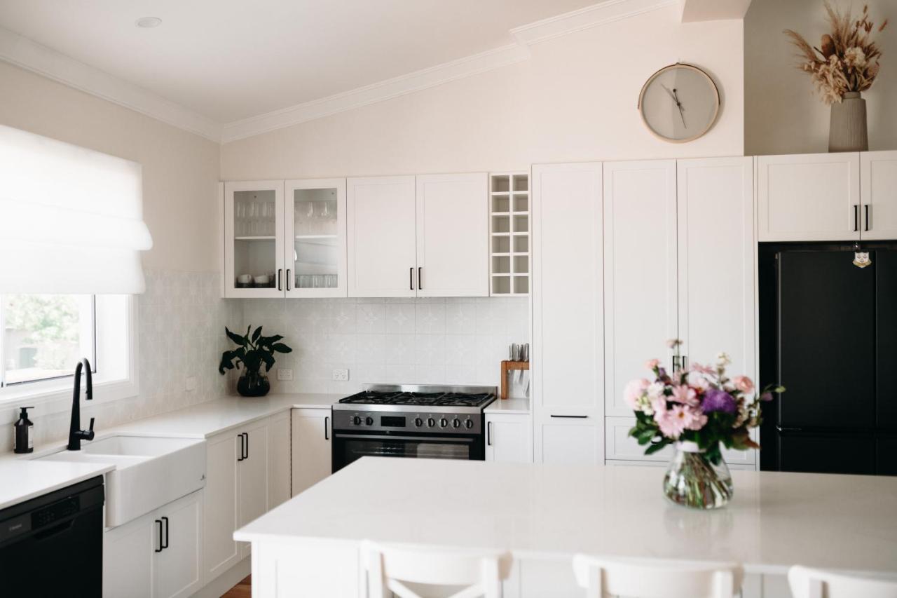 Lexton House - Luxurious Cottage Parkes Exterior foto